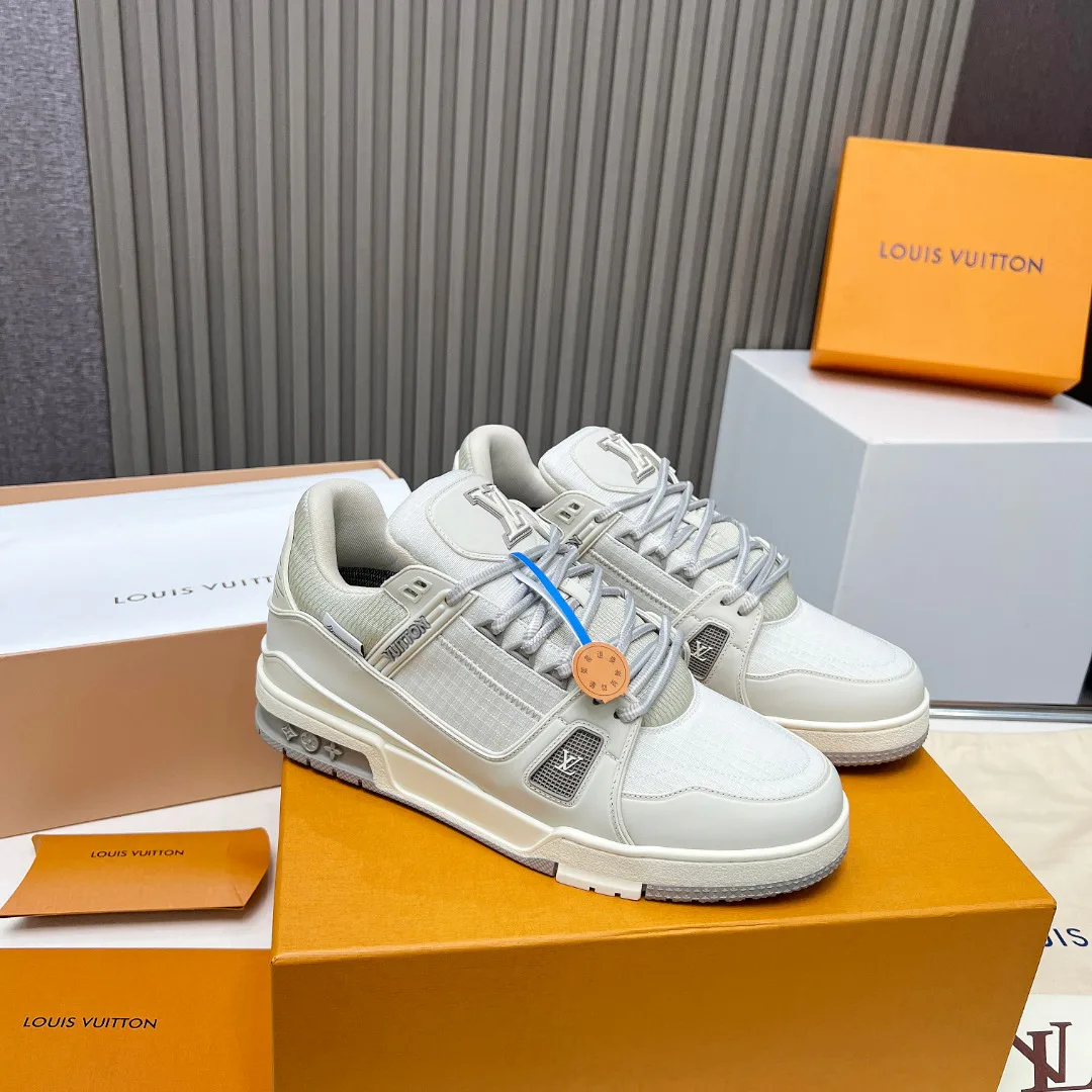 Кроссовки Женские Louis Vuitton 11707352