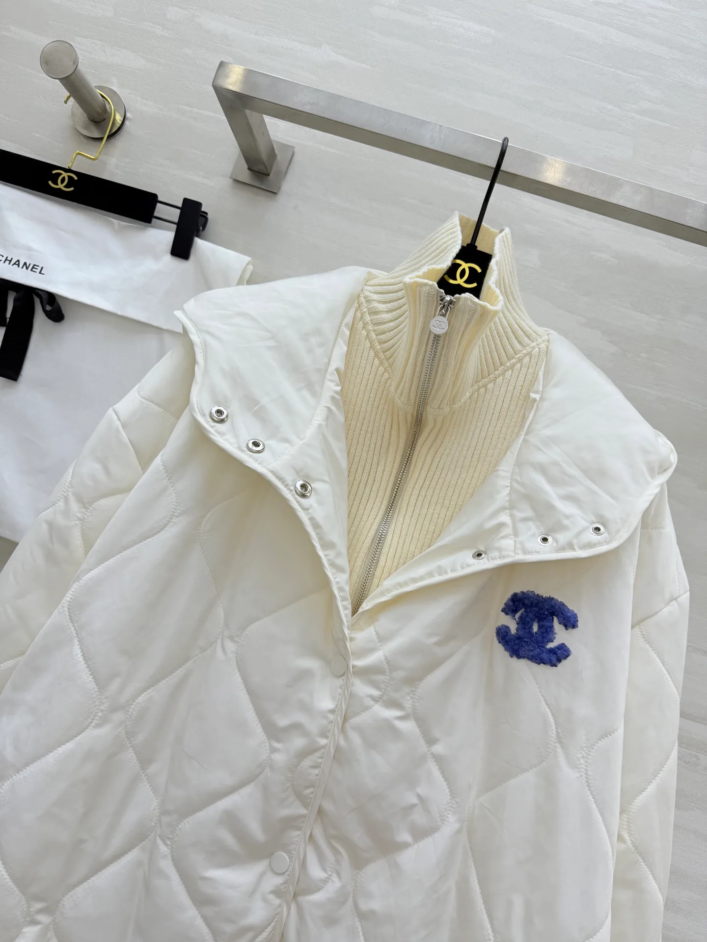 Куртки И Пуховики Женские Chanel 600333