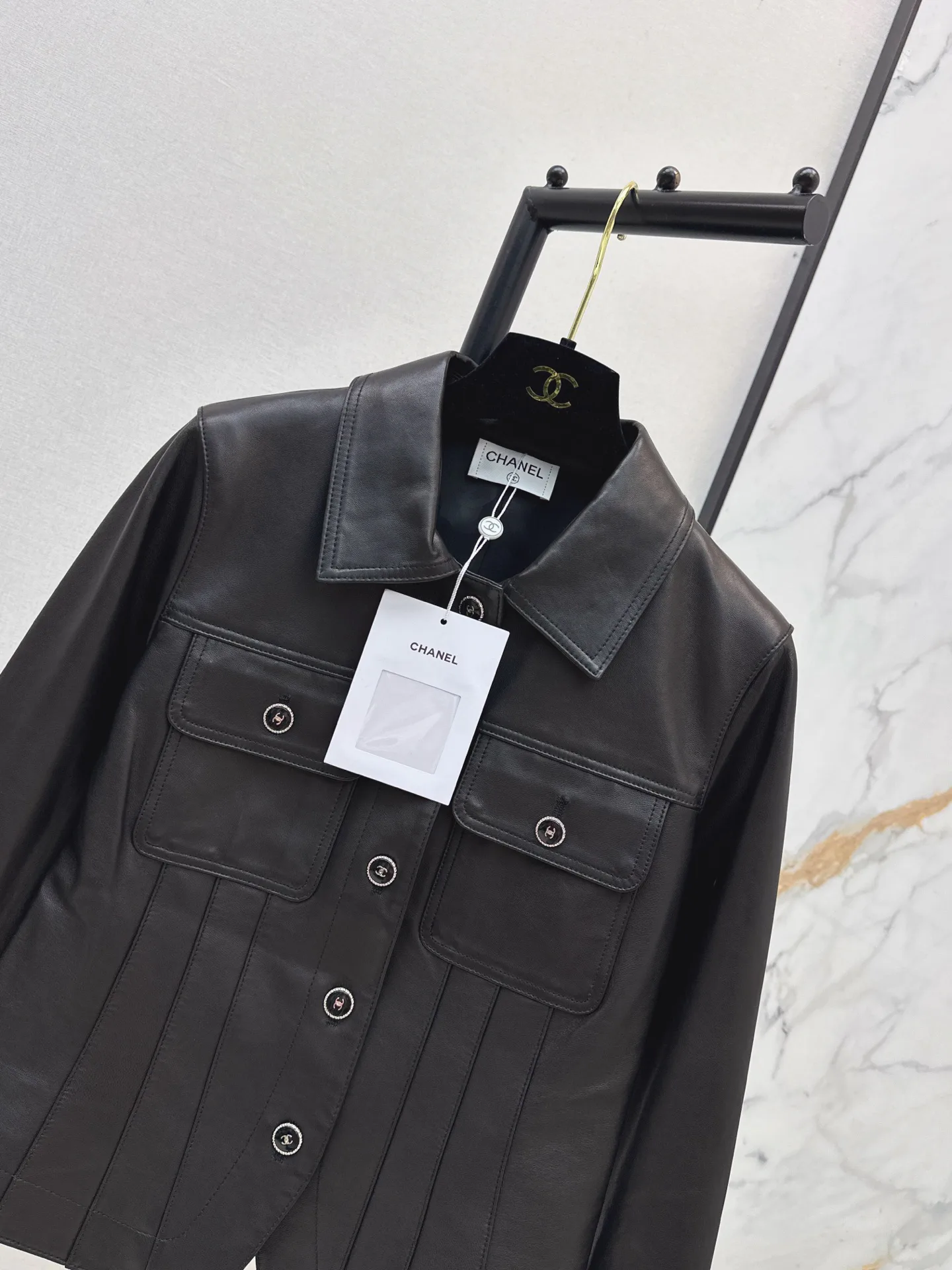 Кожаные Куртки И Дублёнки Женские Chanel 18173023