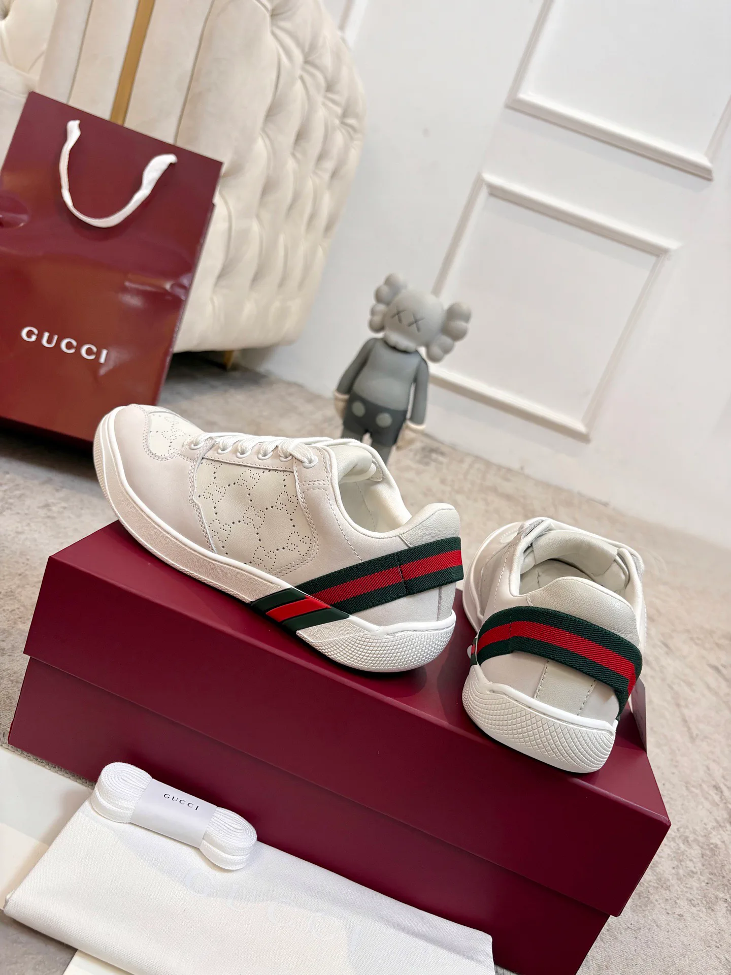 Кроссовки Женские Gucci 19234528