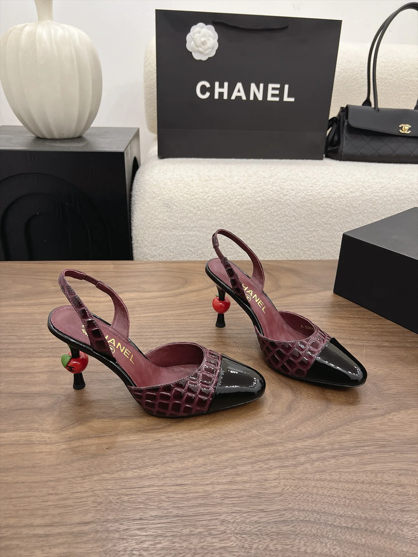 Туфли Женские Chanel 19080173