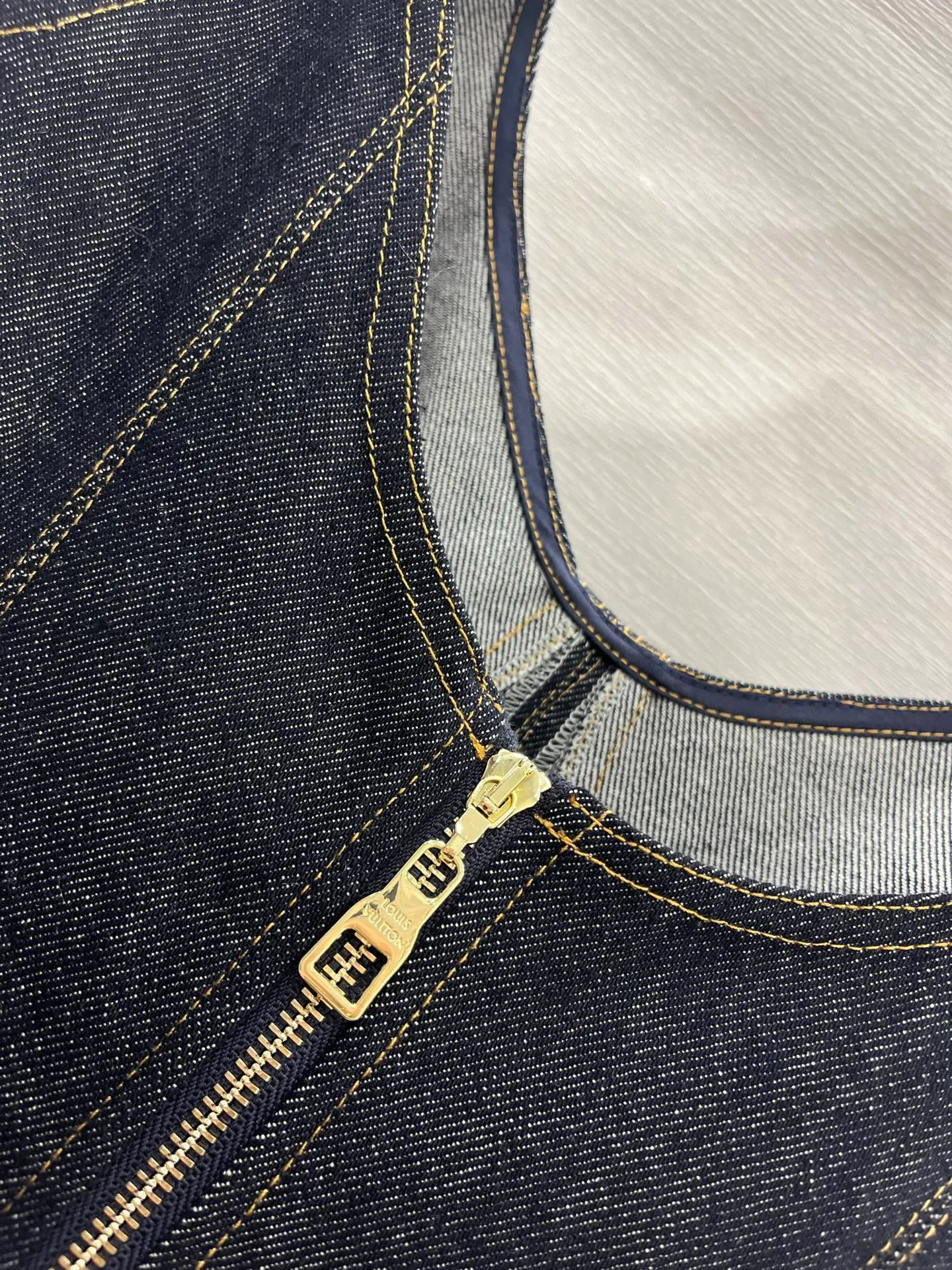 Платья Женские Louis Vuitton 1512409