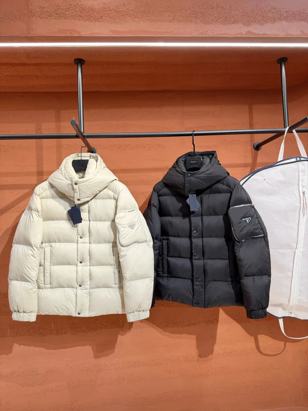 Куртки И Пуховики Женские Prada 18335685