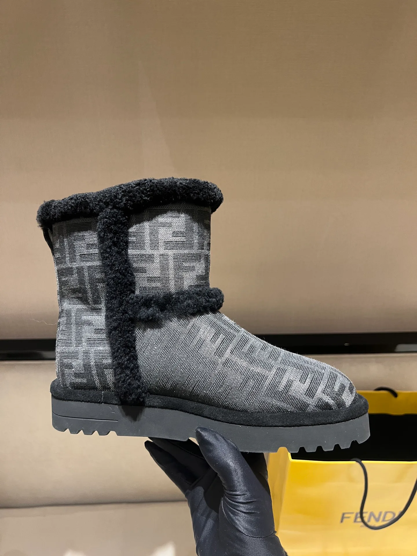 Угги Женские Fendi 1469098