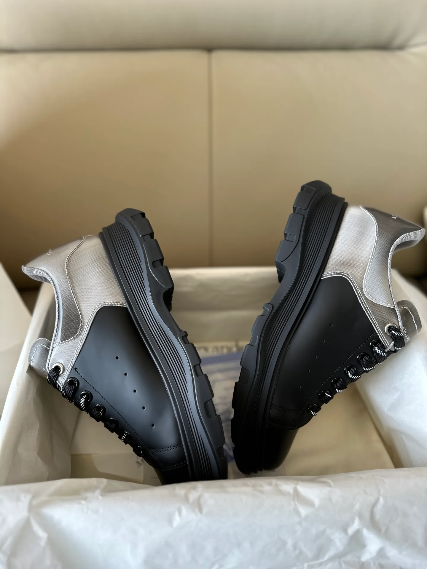 Кроссовки Женские Alexander Mcqueen 18616774