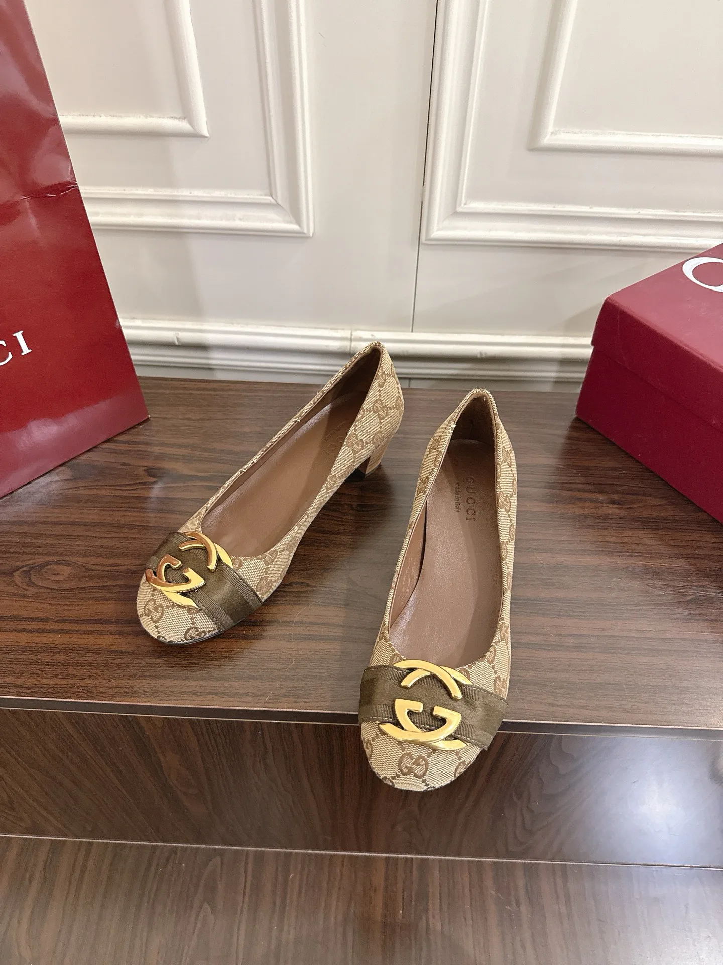 Туфли Женские Gucci 402437