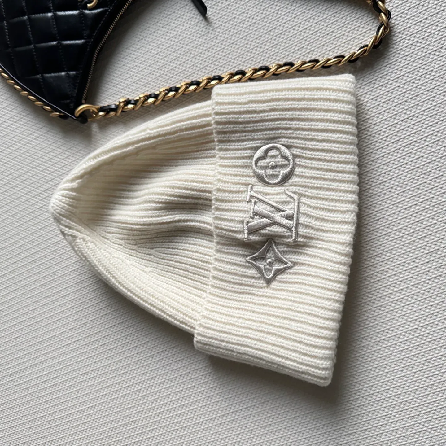 Головные Уборы Louis Vuitton 1412345