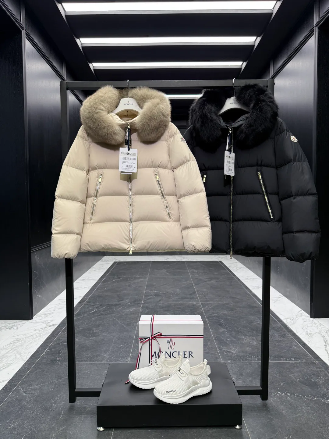 Куртки И Пуховики Женские Moncler 17964587