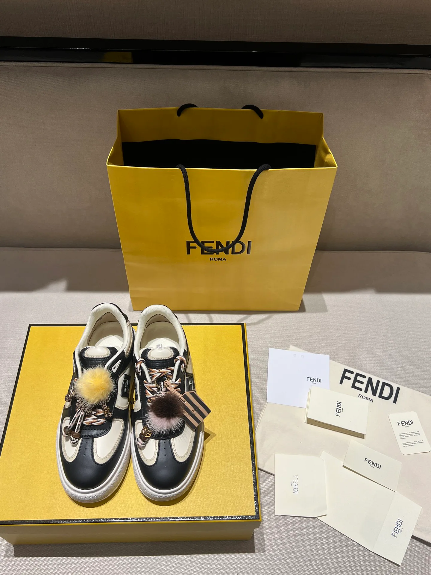 Кроссовки Женские Fendi 1920377