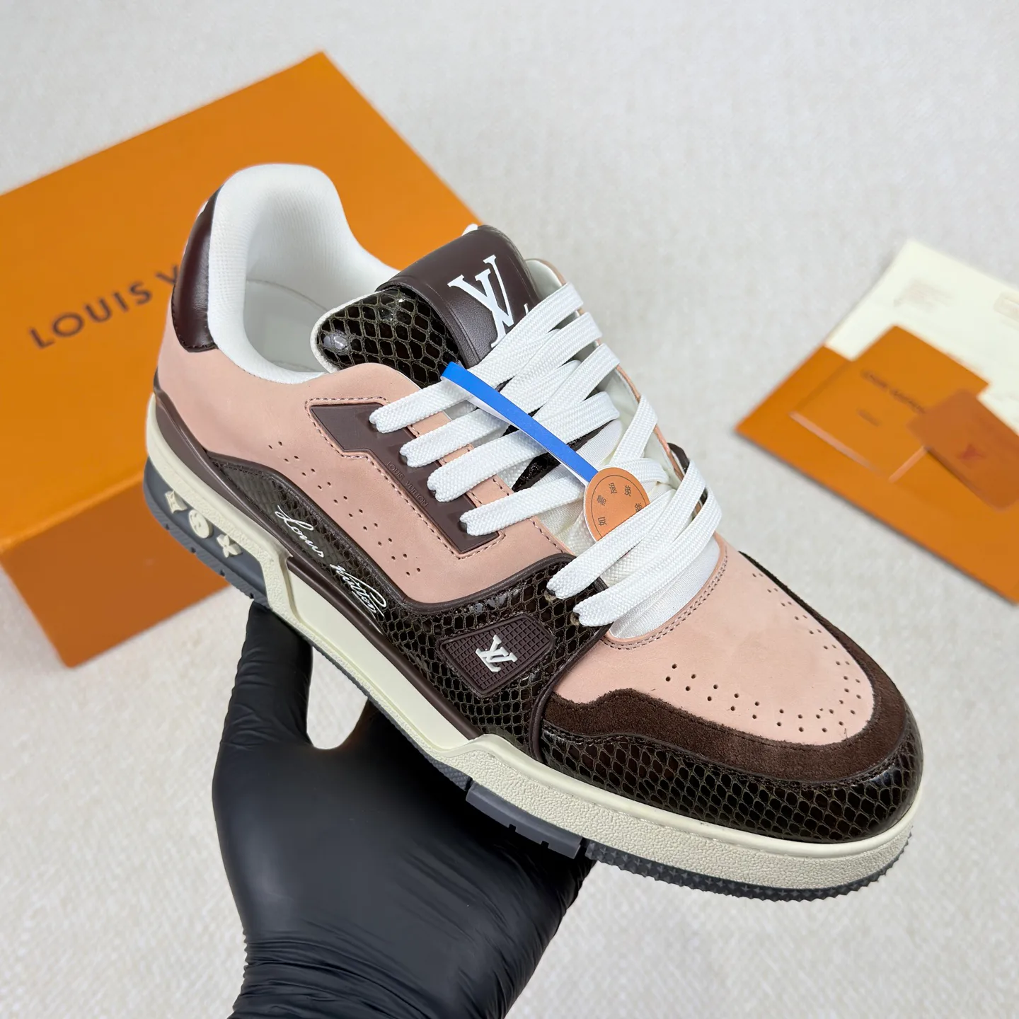Кроссовки Мужские Louis Vuitton 18892461