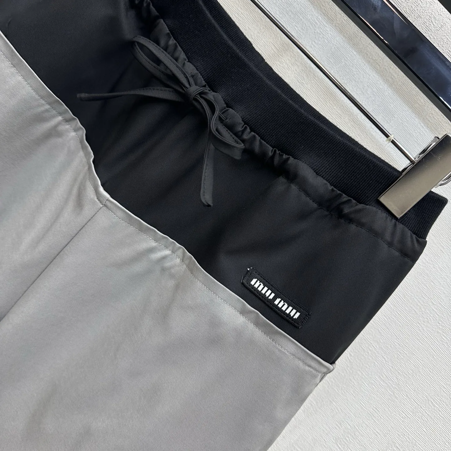 Брюки Женские Miu Miu 18328037