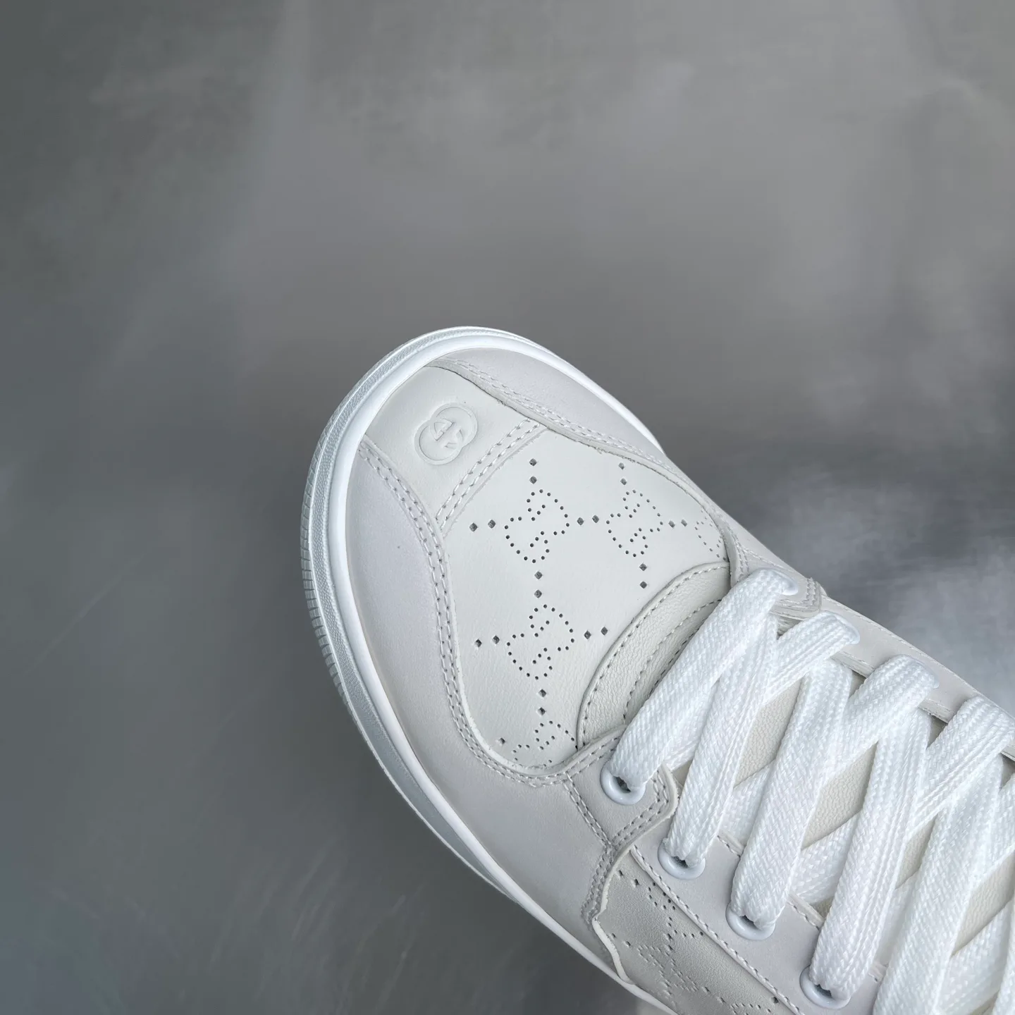 Кроссовки Женские Gucci 18535746