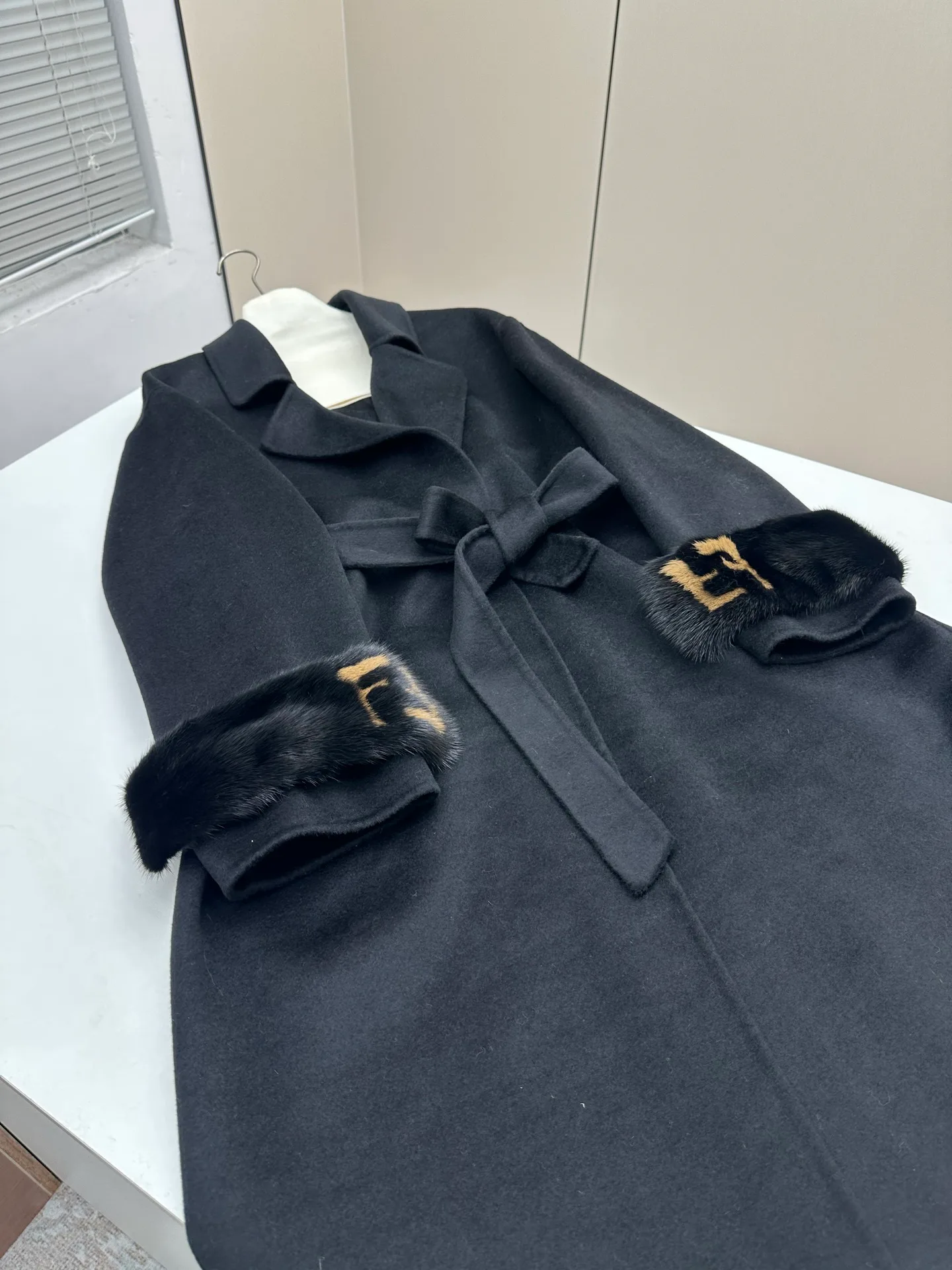 Пальто Женские Fendi 18338624