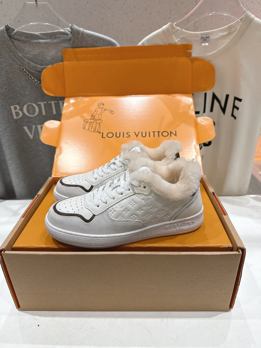 Кроссовки Женские Louis Vuitton 1056456