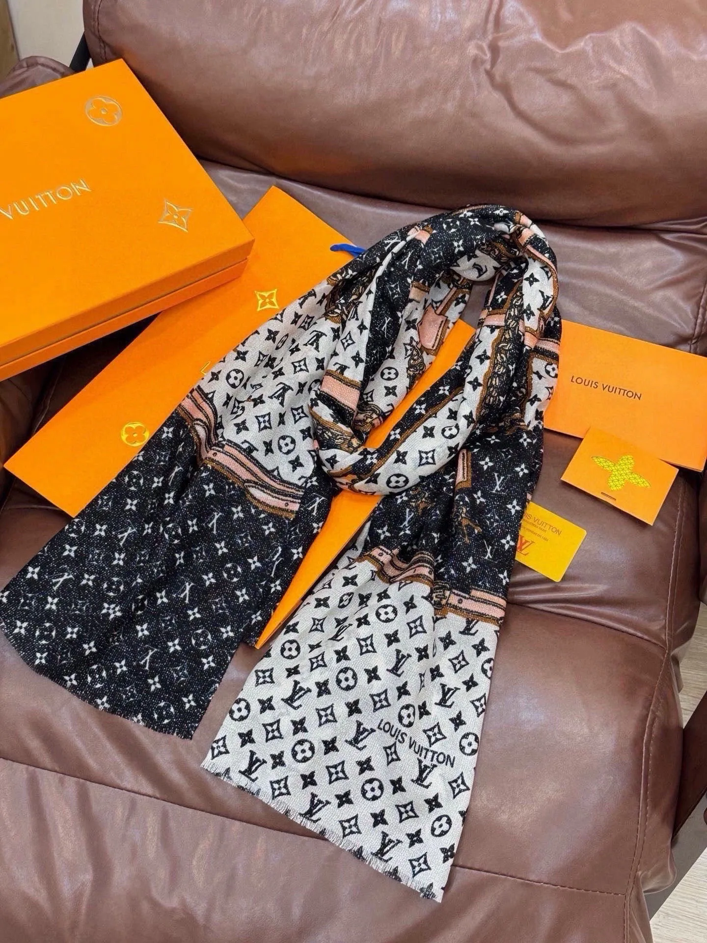 Шарфы Louis Vuitton 17673157