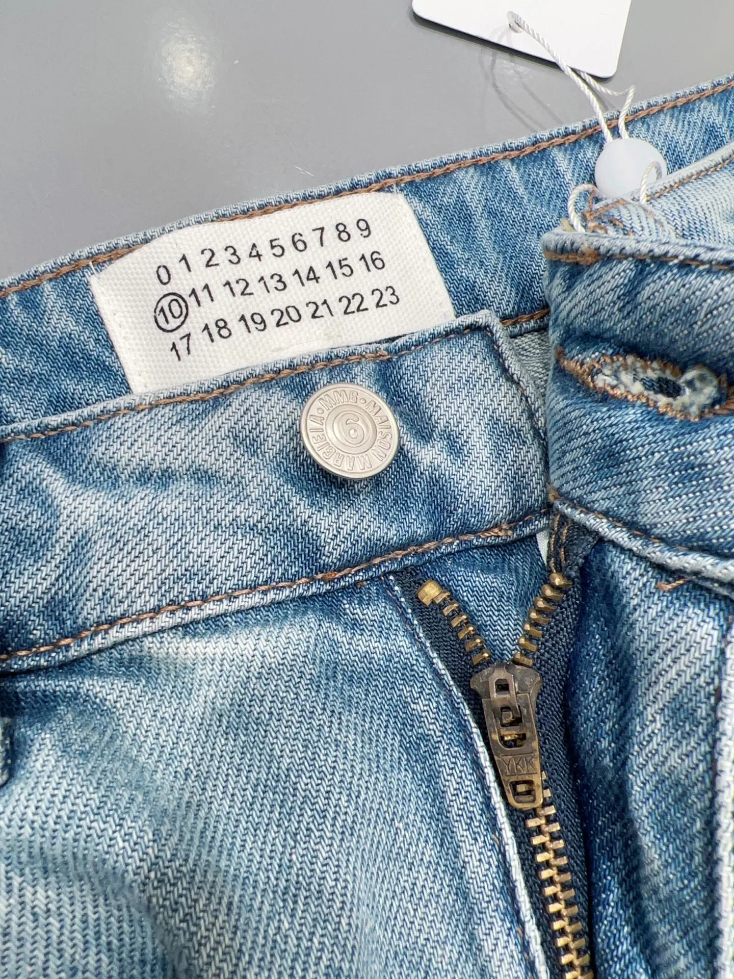 Джинсы Женские Maison Margiela 11710988