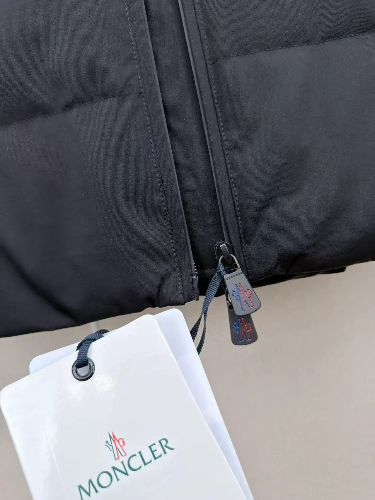 Куртки И Пуховики Женские Moncler 18402391
