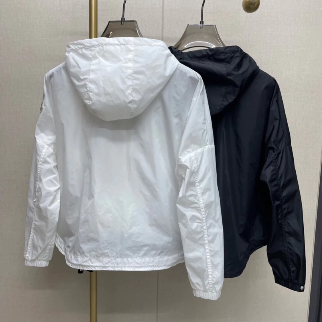 Куртки И Пуховики Женские Moncler 11244739