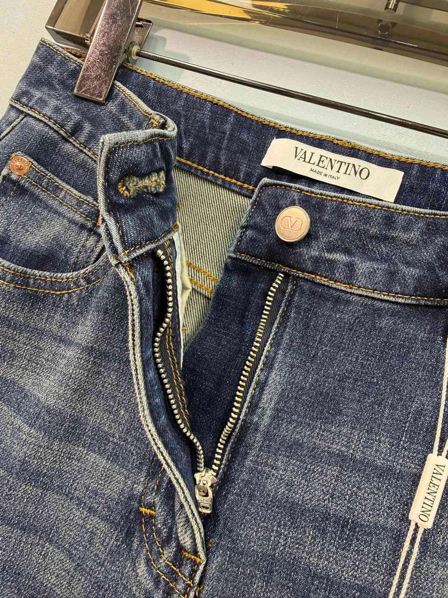 Джинсы Женские Valentino 11873351