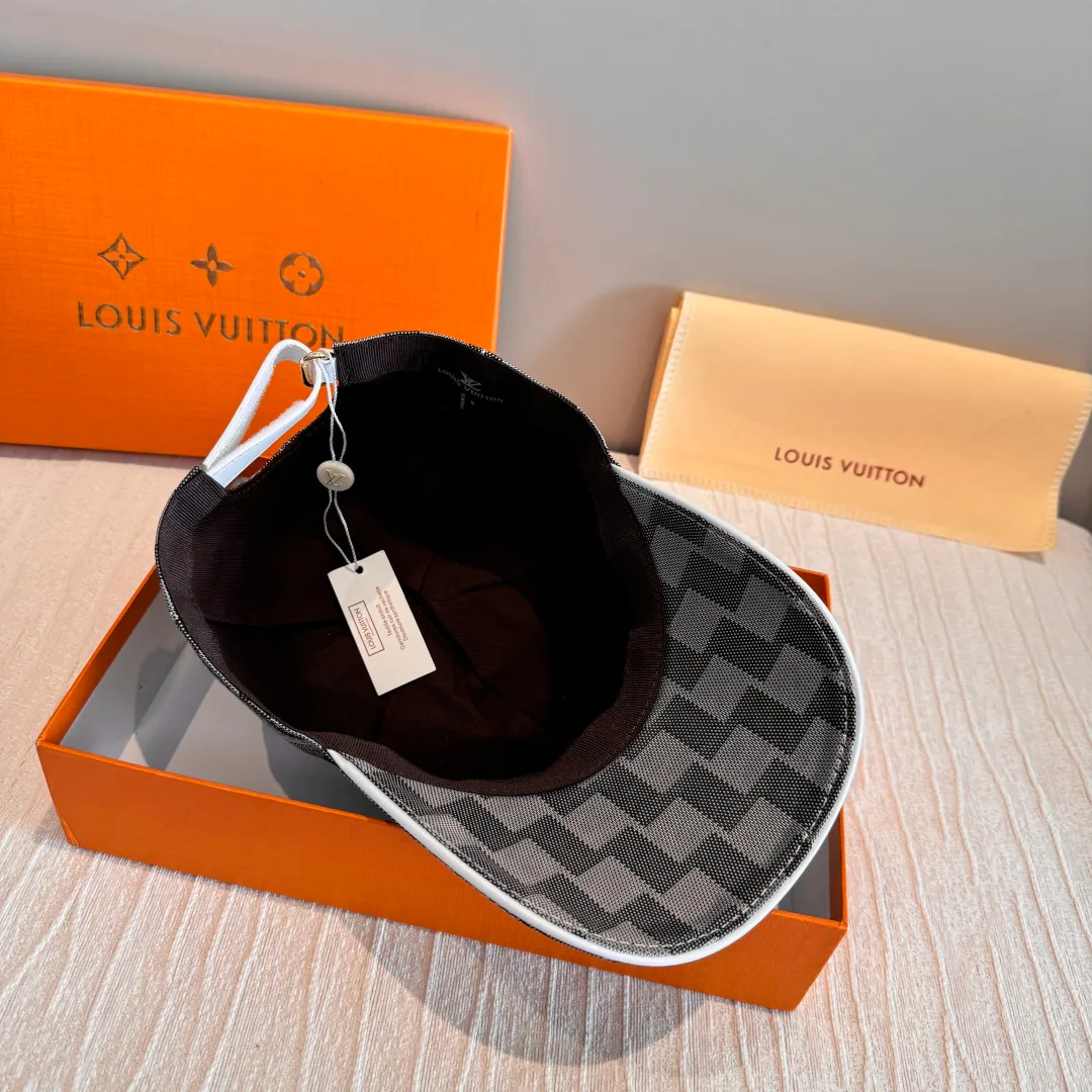 Головные Уборы Louis Vuitton 11529645
