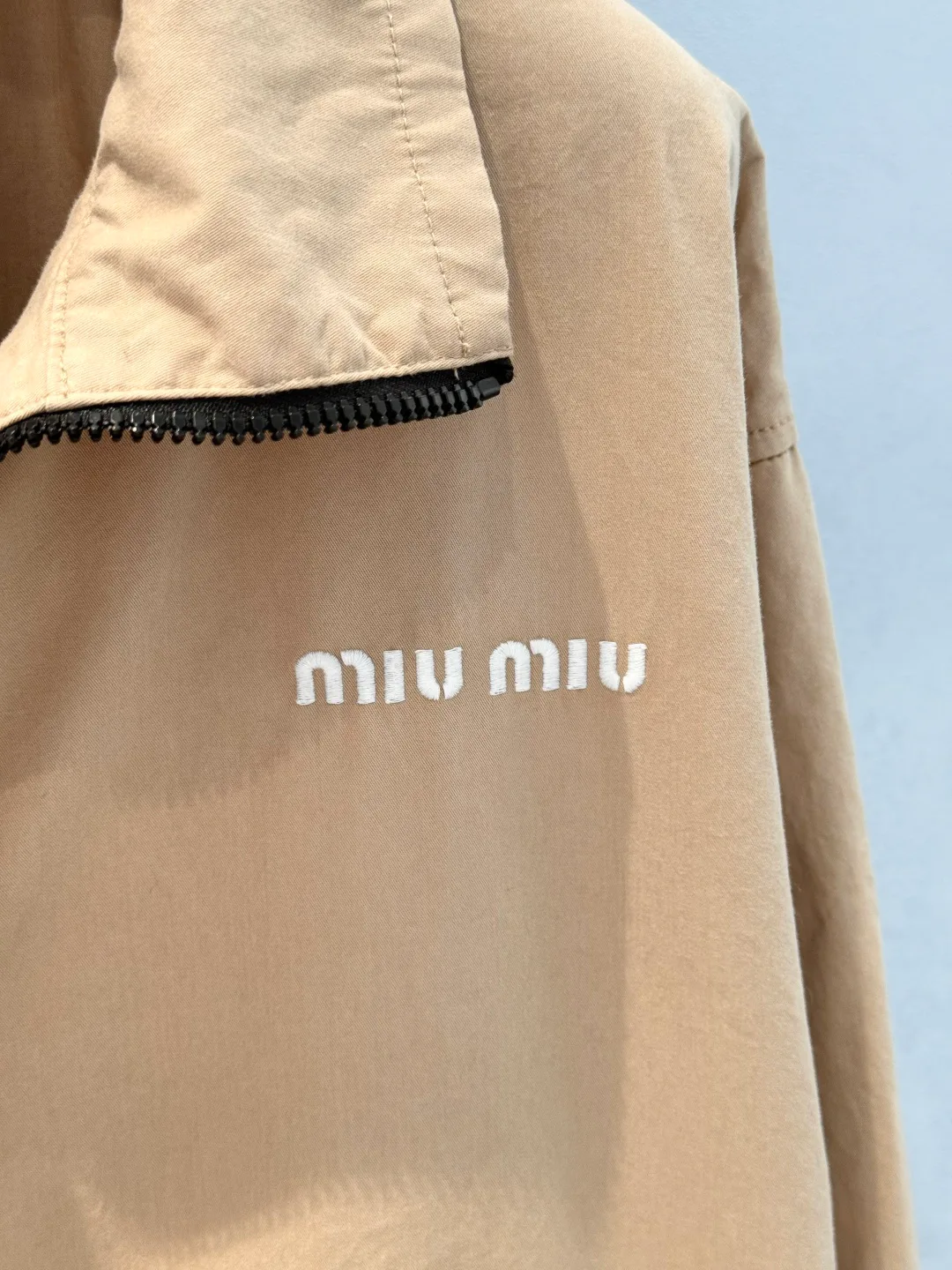 Куртки И Пуховики Женские Miu Miu 17628694