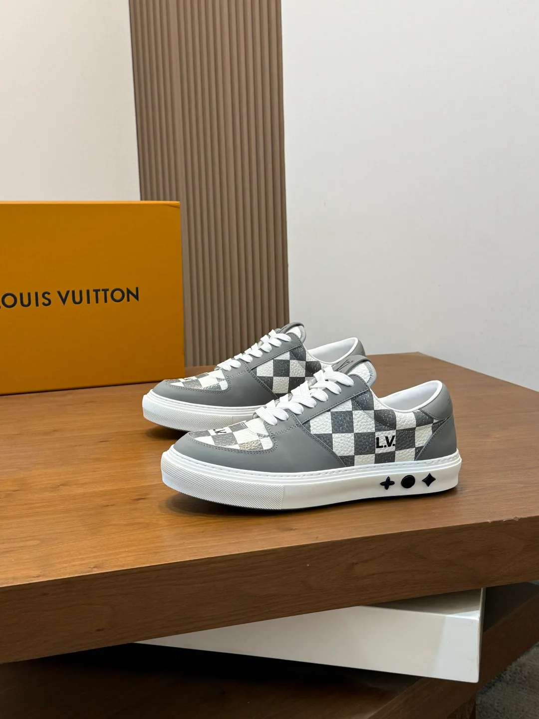 Кроссовки Мужские Louis Vuitton 17447610