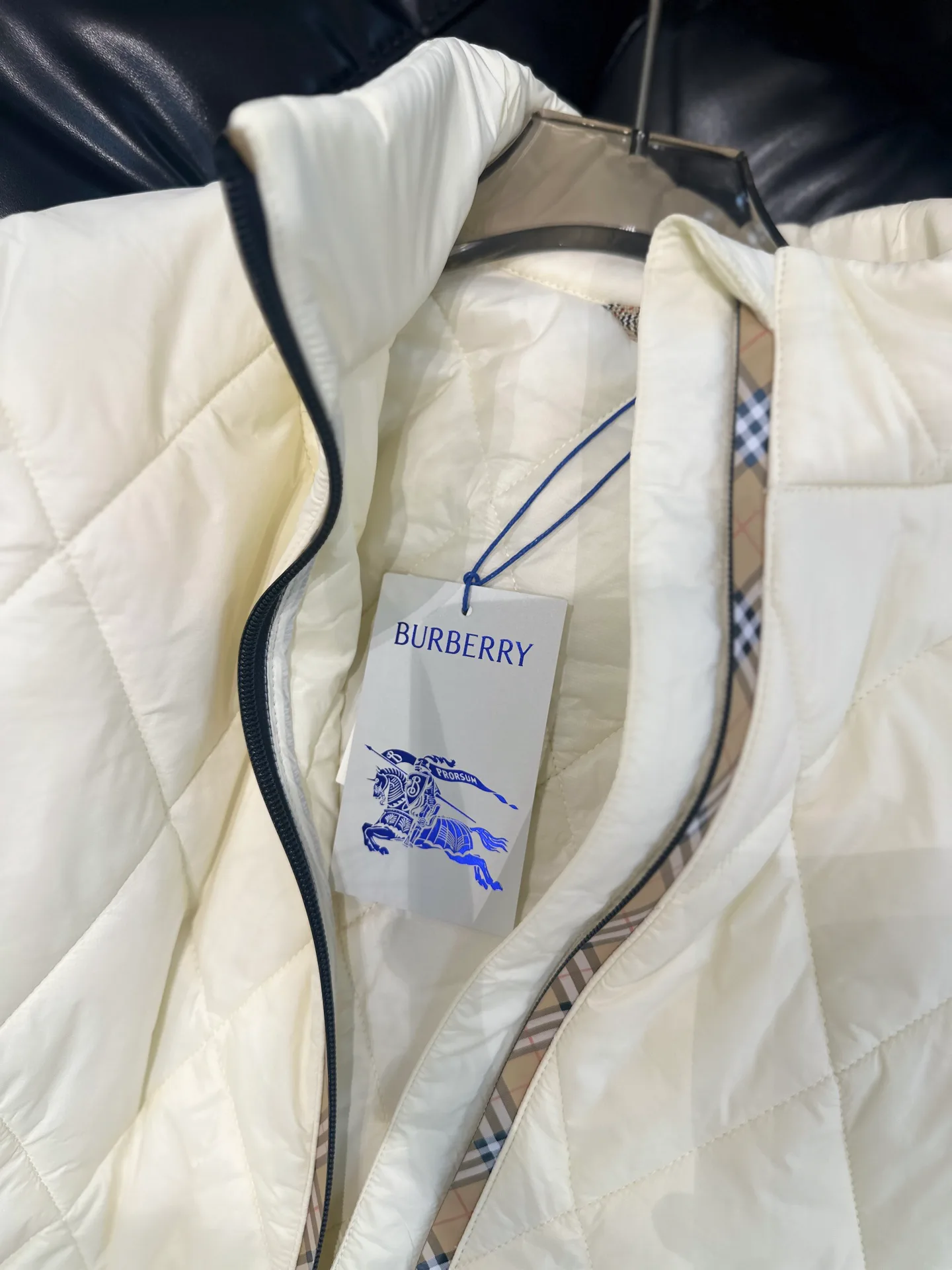 Куртки И Пуховики Женские Burberry 18334028