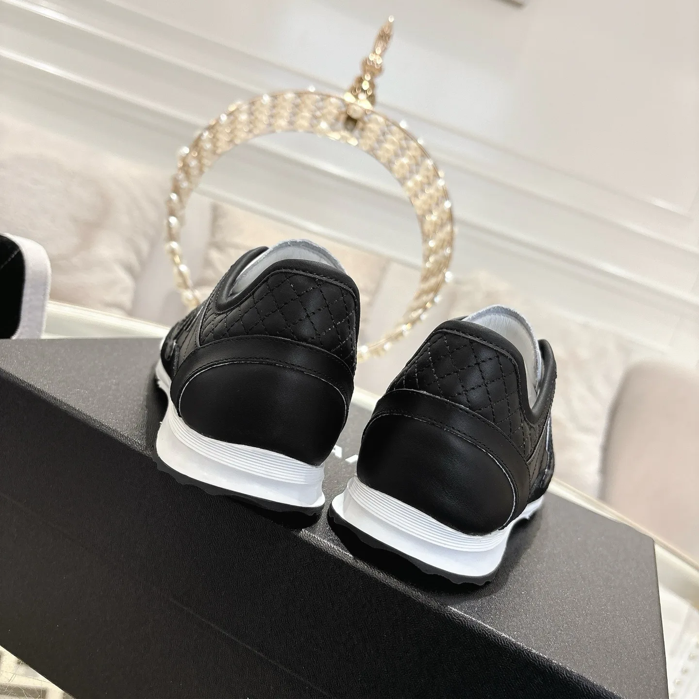 Кроссовки Женские Chanel 23402