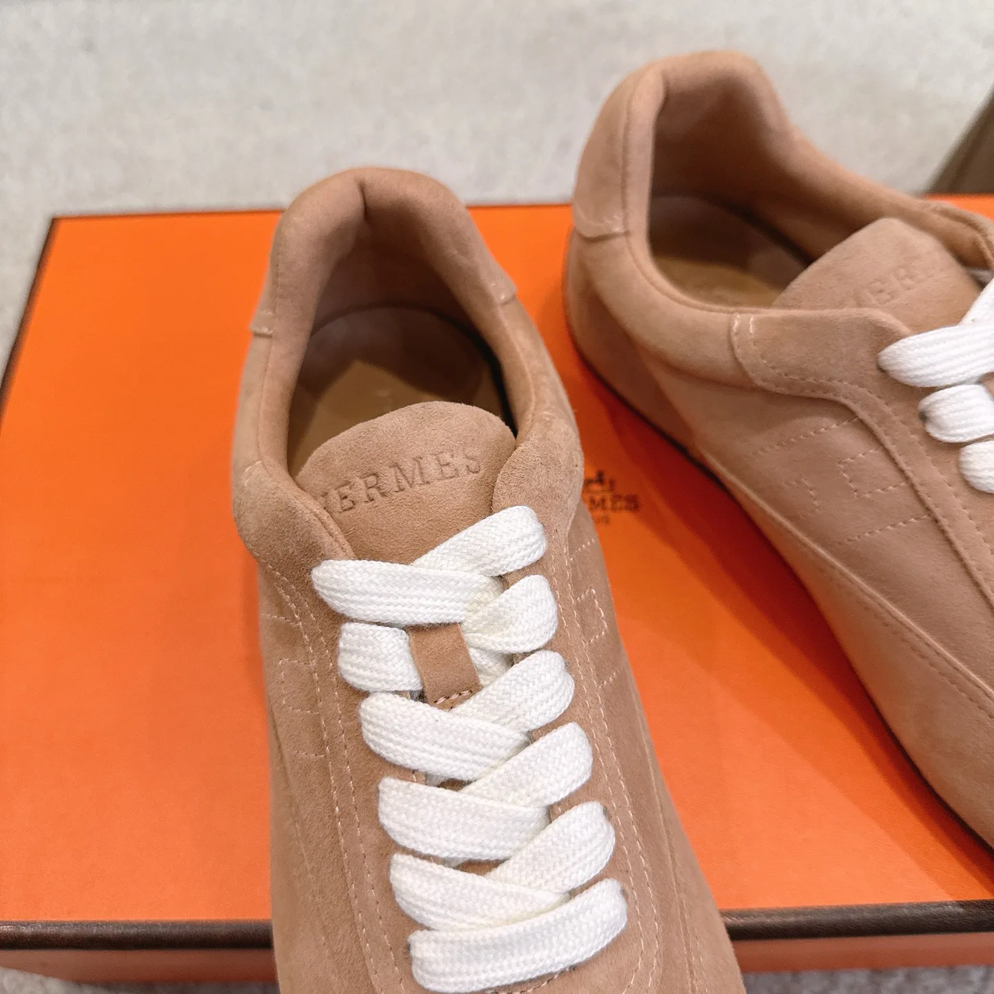 Кроссовки Женские Hermes 9852670
