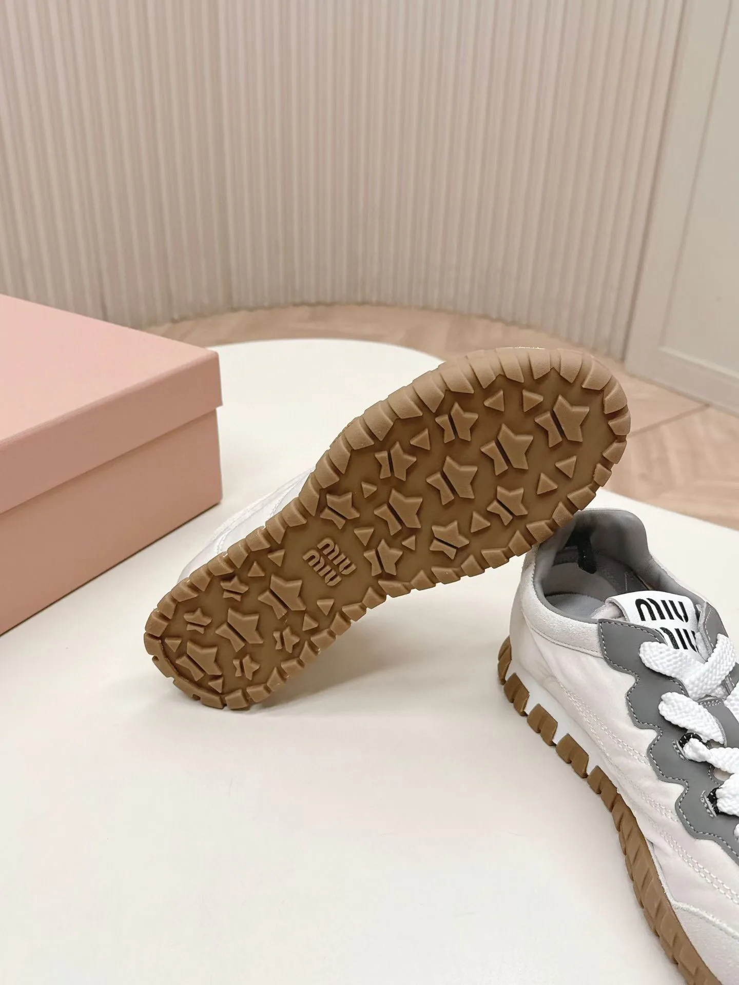 Кроссовки Женские Miu Miu 12700971