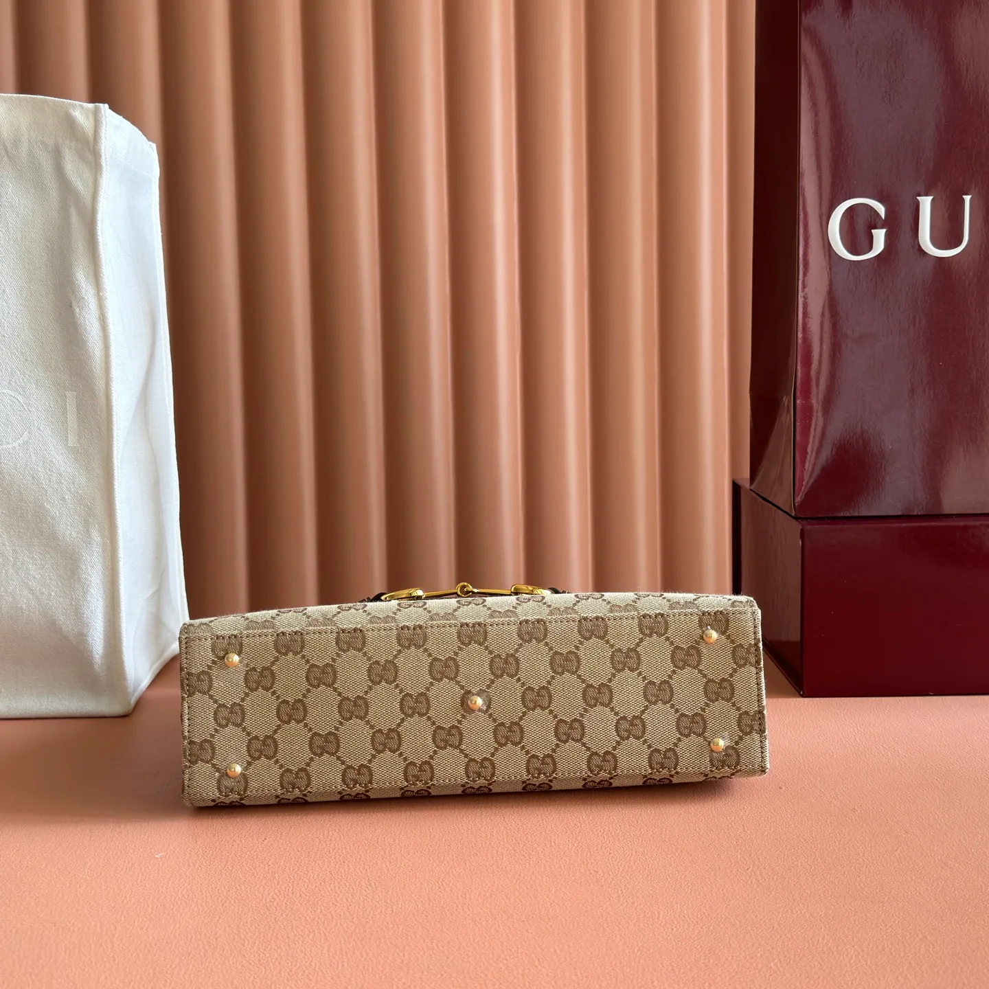Классические Сумки Женские Gucci 17802959