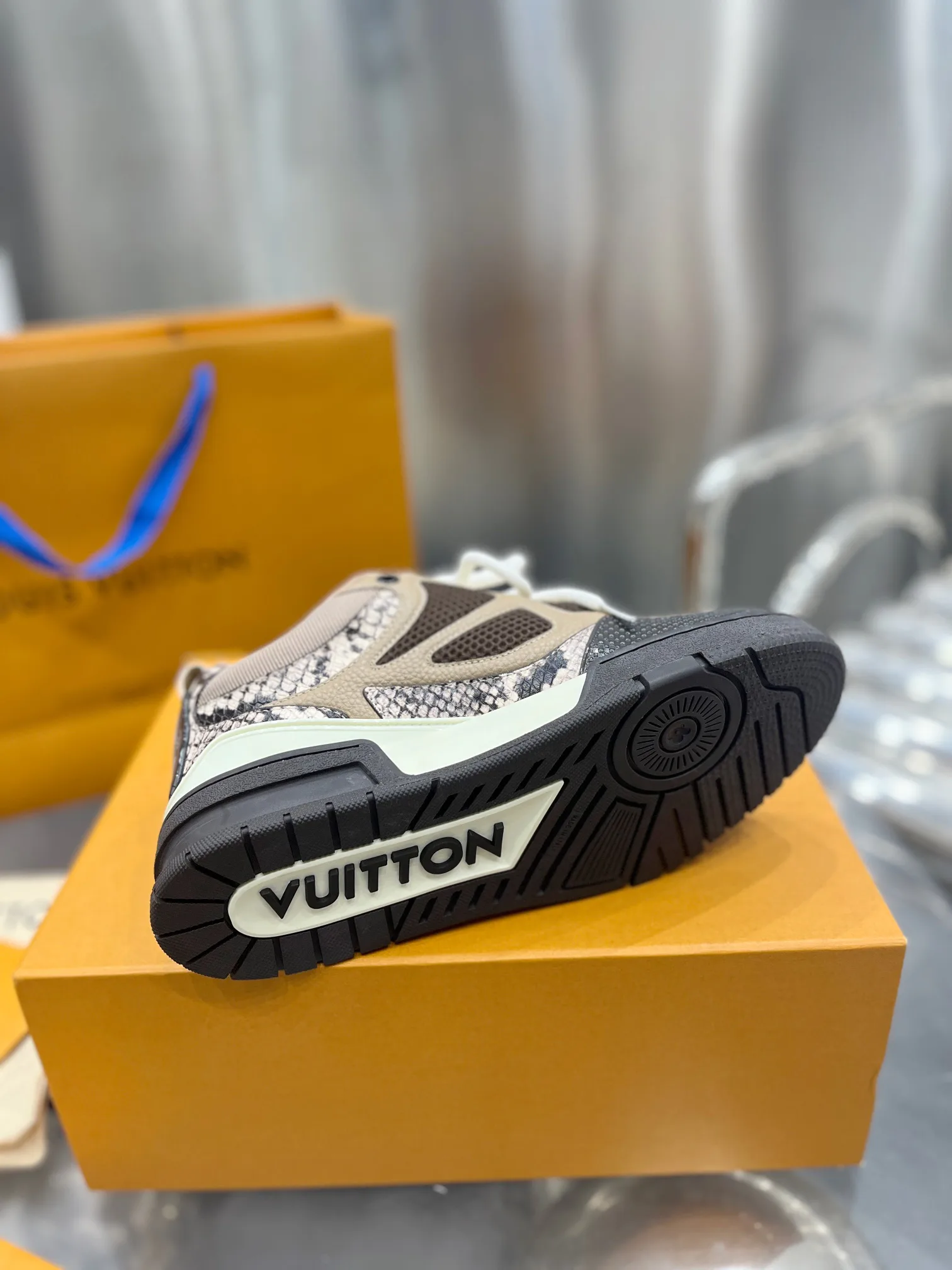 Кроссовки Женские Louis Vuitton 1141905