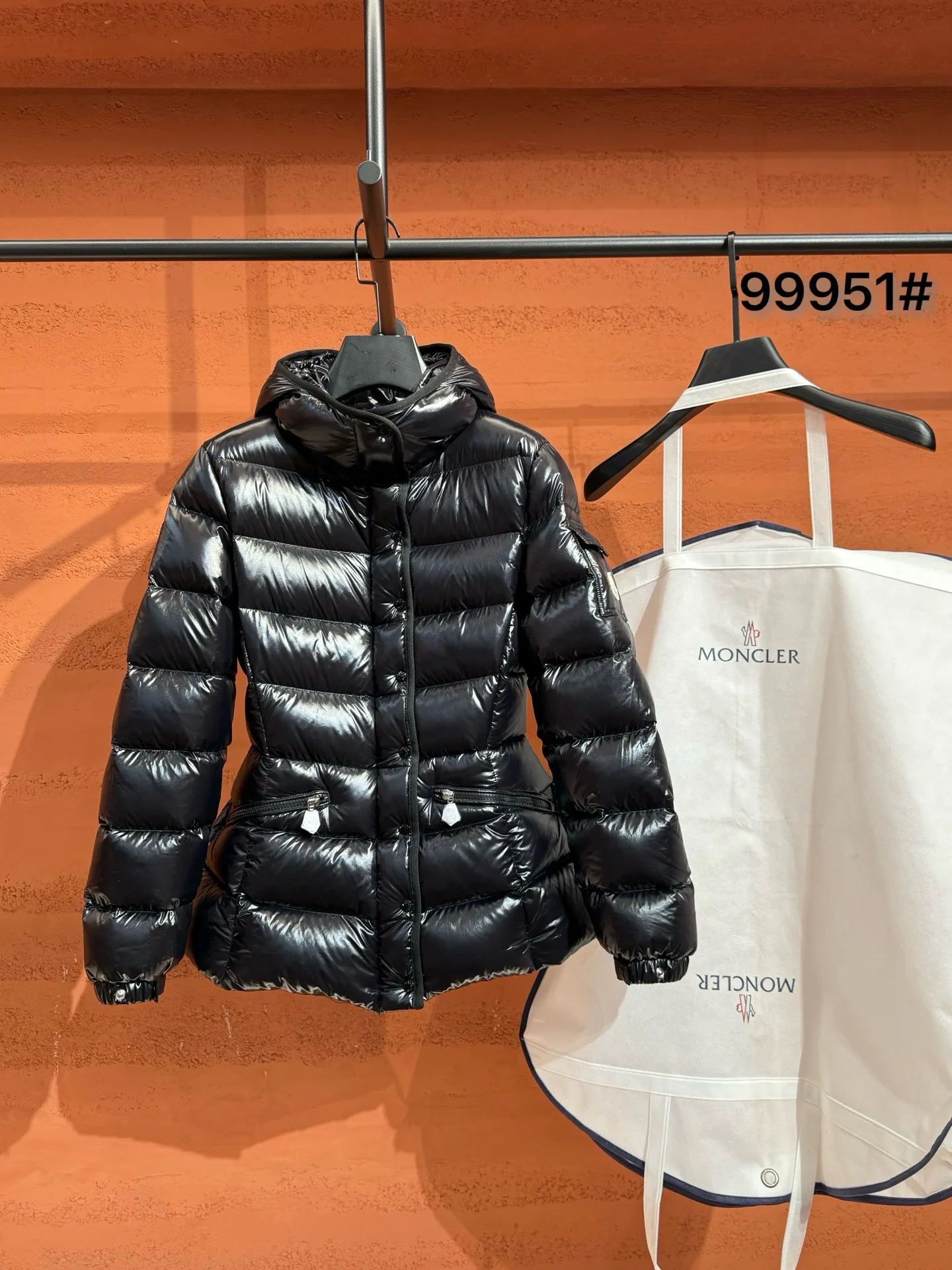 Куртки И Пуховики Женские Moncler 20100036