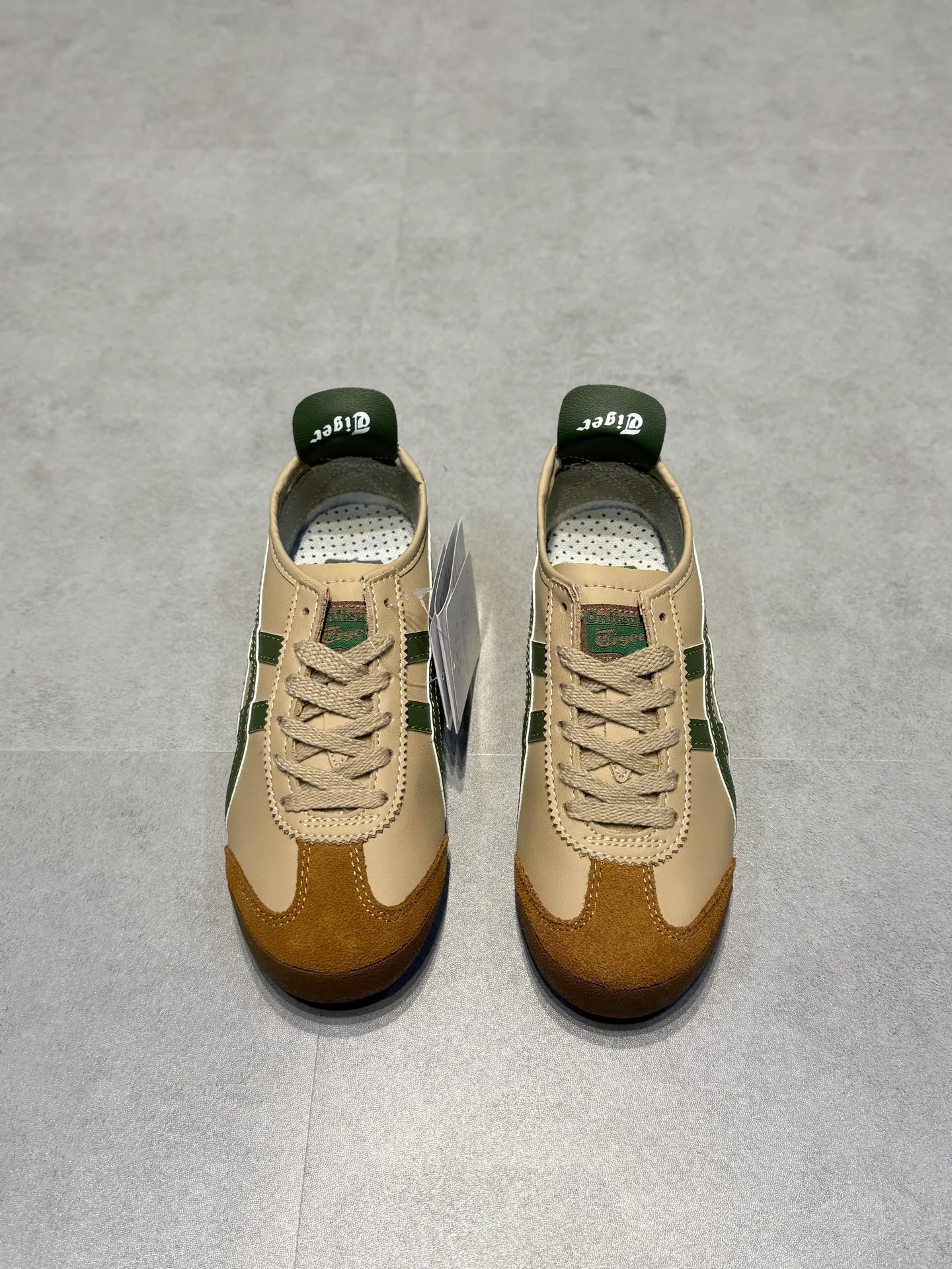 Кроссовки Женские Asics 18192628