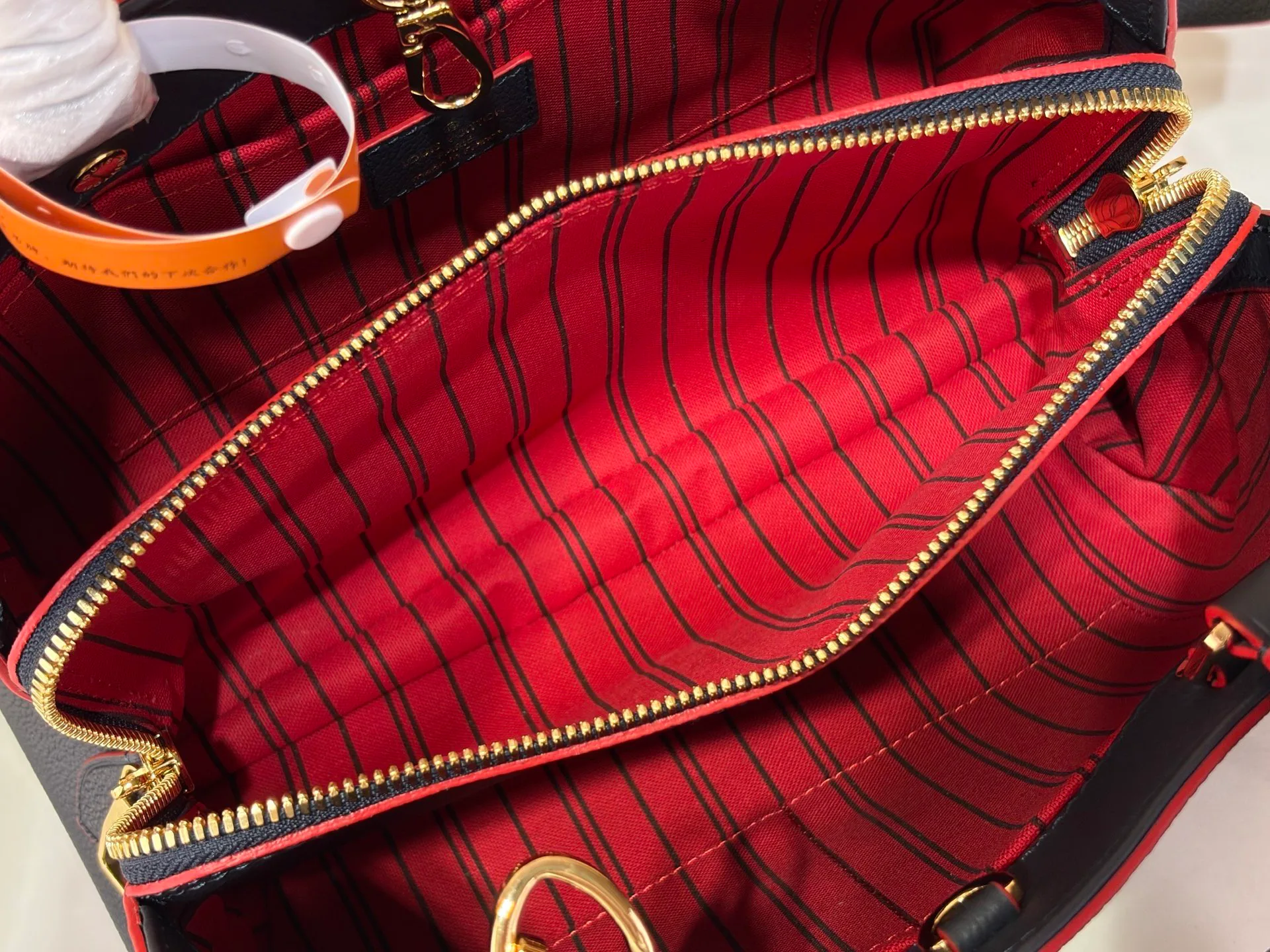 Классические Сумки Женские Louis Vuitton 18240327