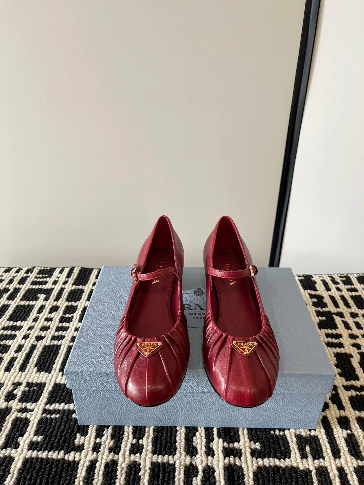 Босоножки Женские Prada 11407429