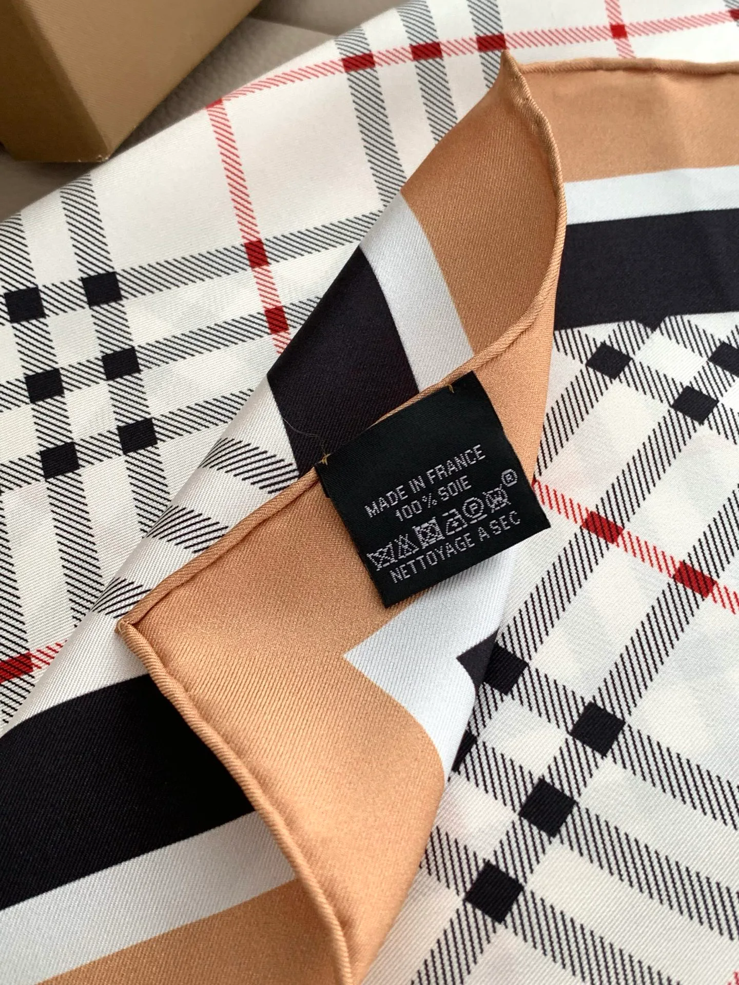 Платки Burberry 18675530
