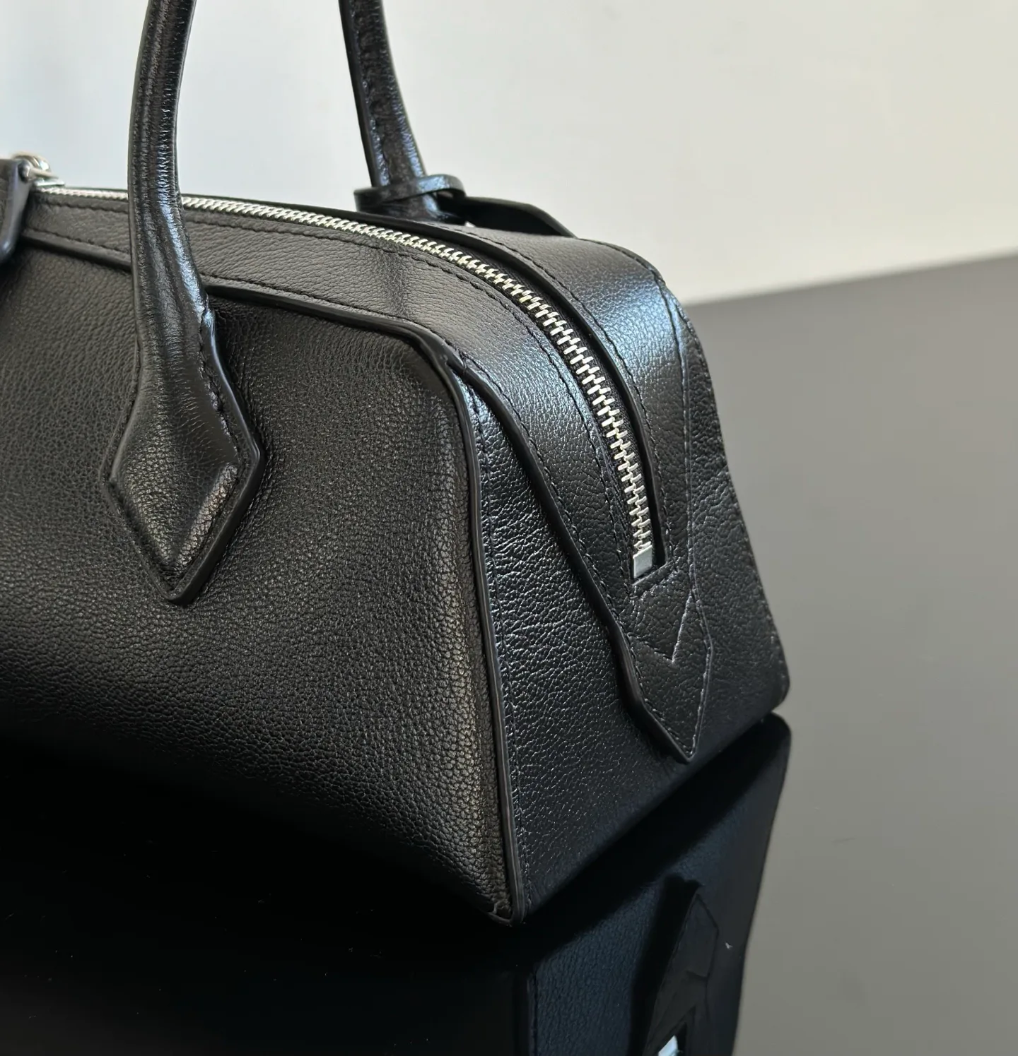 Сумки На Ремне Женские Alaia 102353