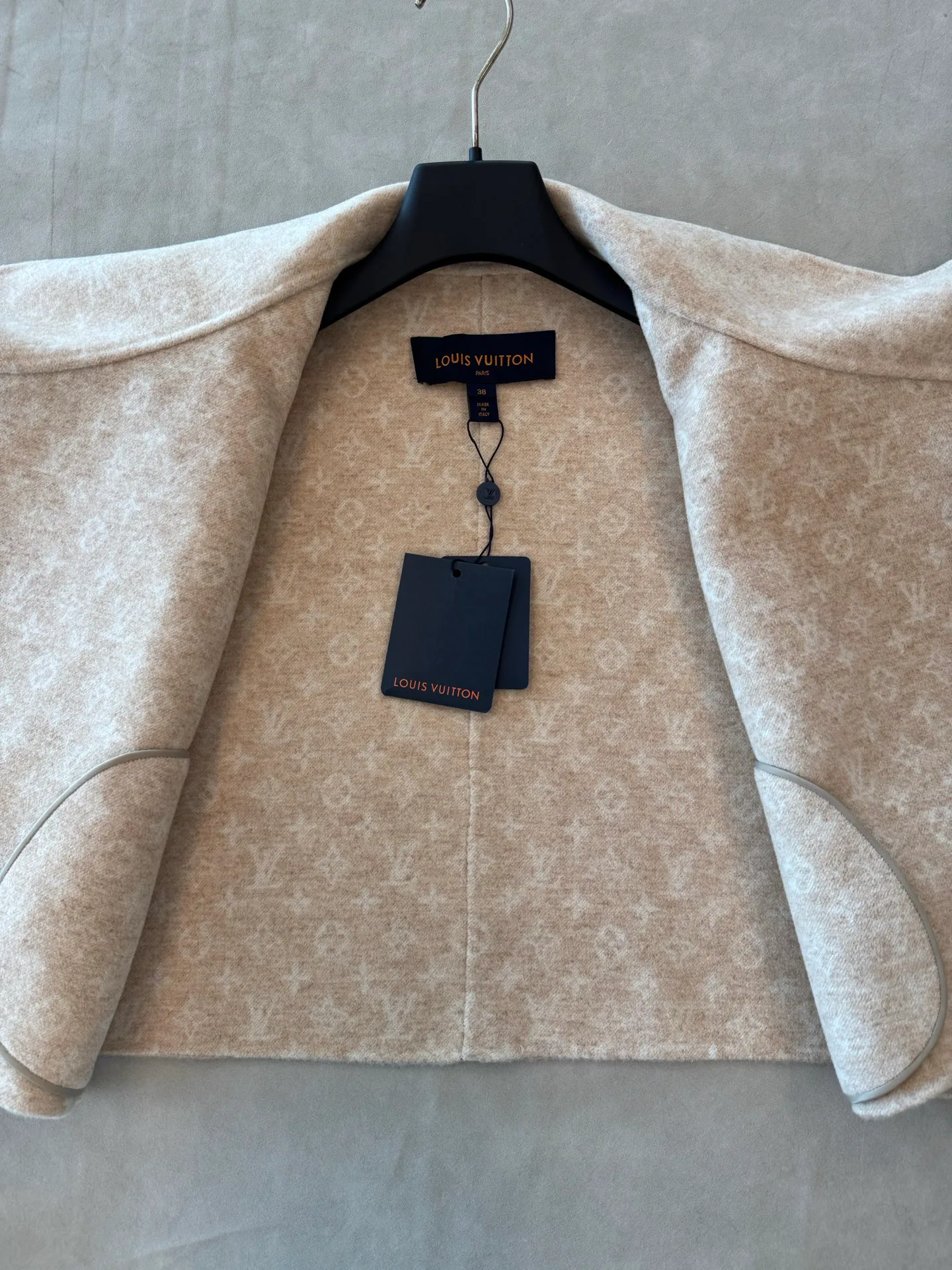Пальто Женские Louis Vuitton 18829794