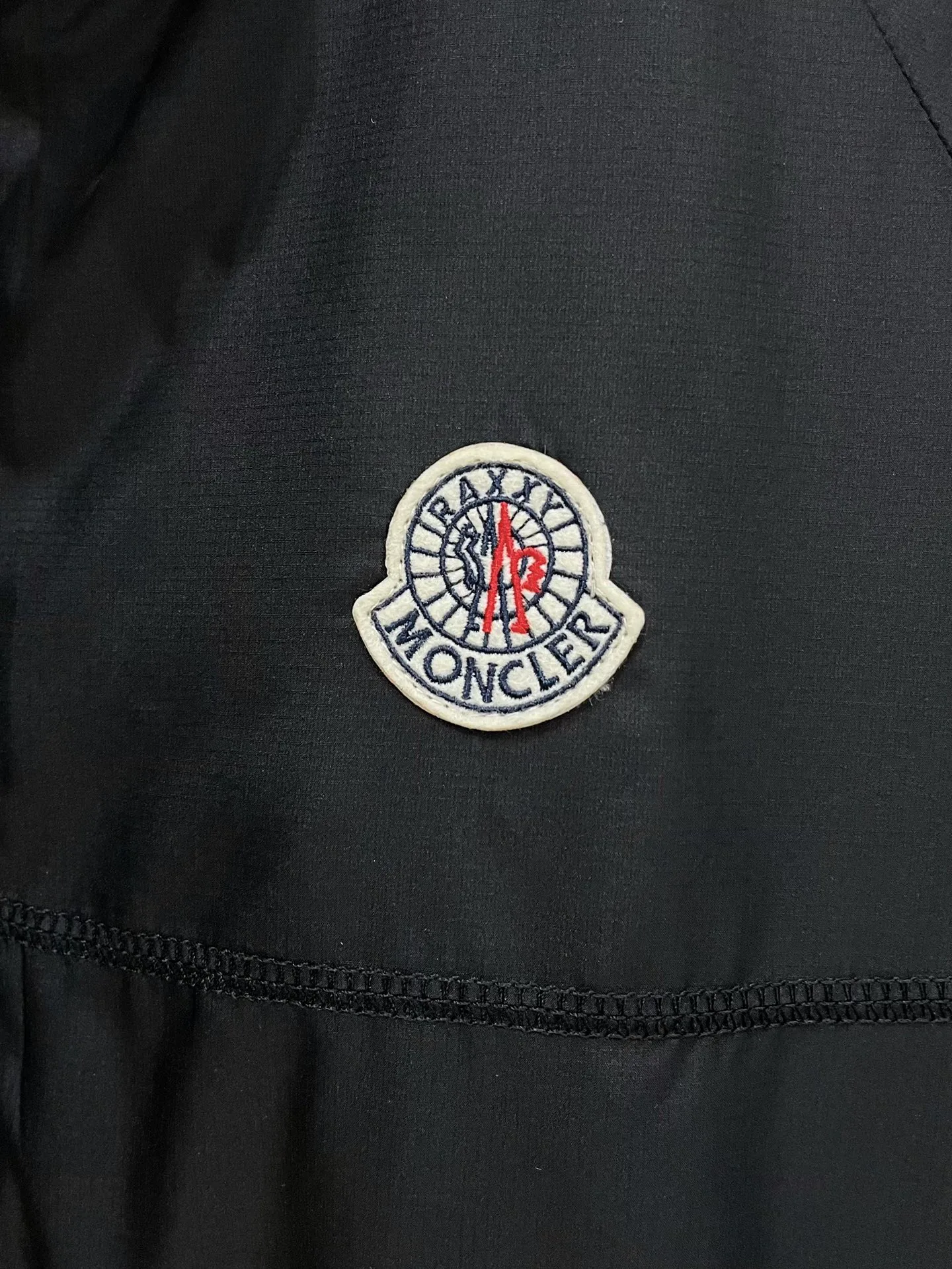 Куртки И Пуховики Мужские Moncler 32680