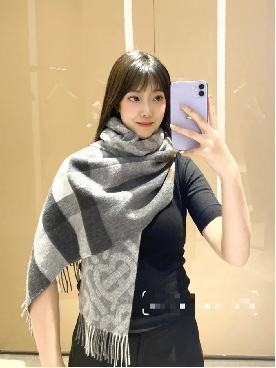 Шарфы Burberry 420550