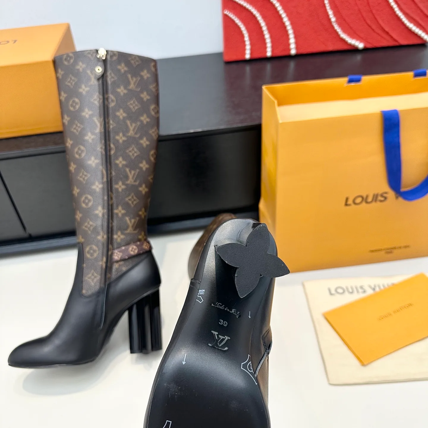 Сапоги Женские Louis Vuitton 19301560