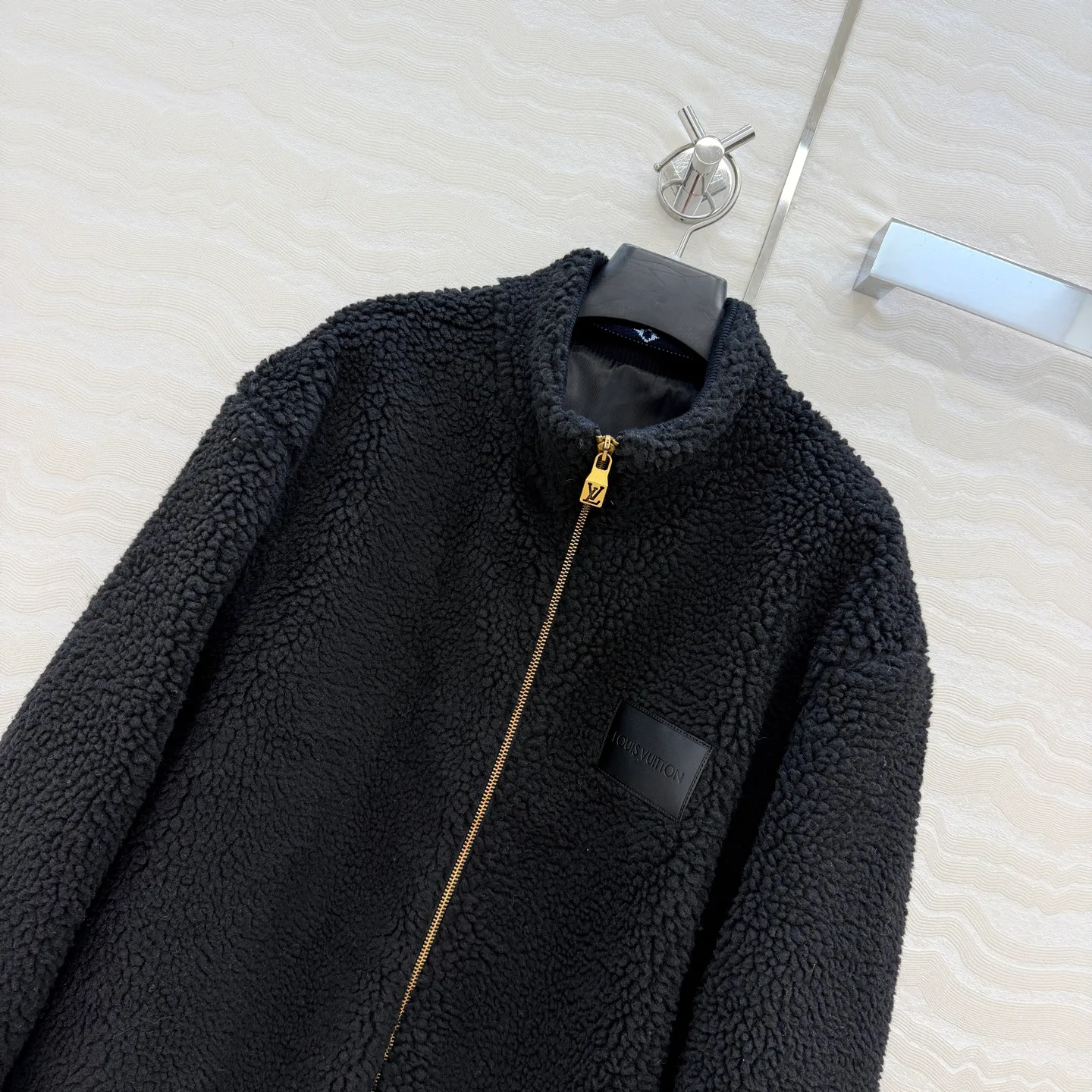 Куртки И Пуховики Женские Louis Vuitton 19210897
