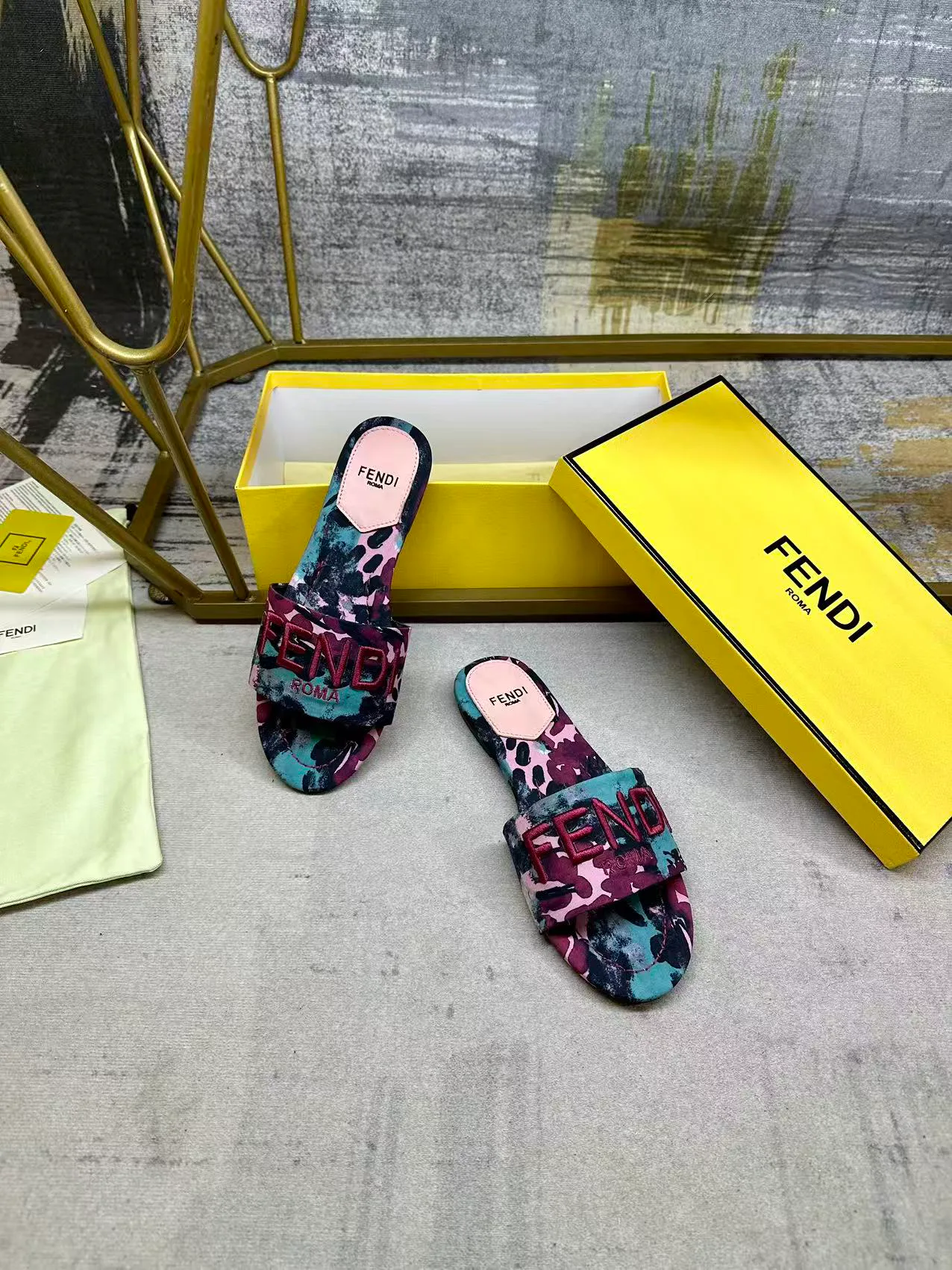 Шлепанцы Женские Fendi 9856749