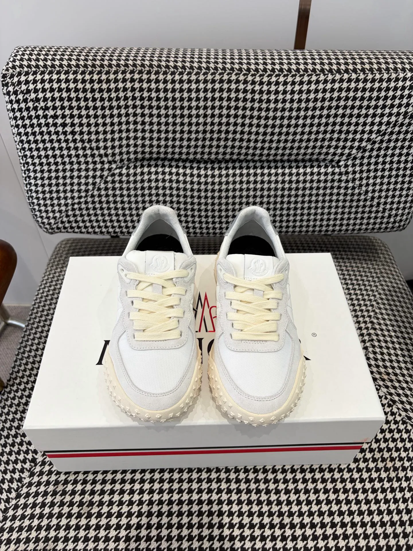 Кроссовки Женские Moncler 19081257