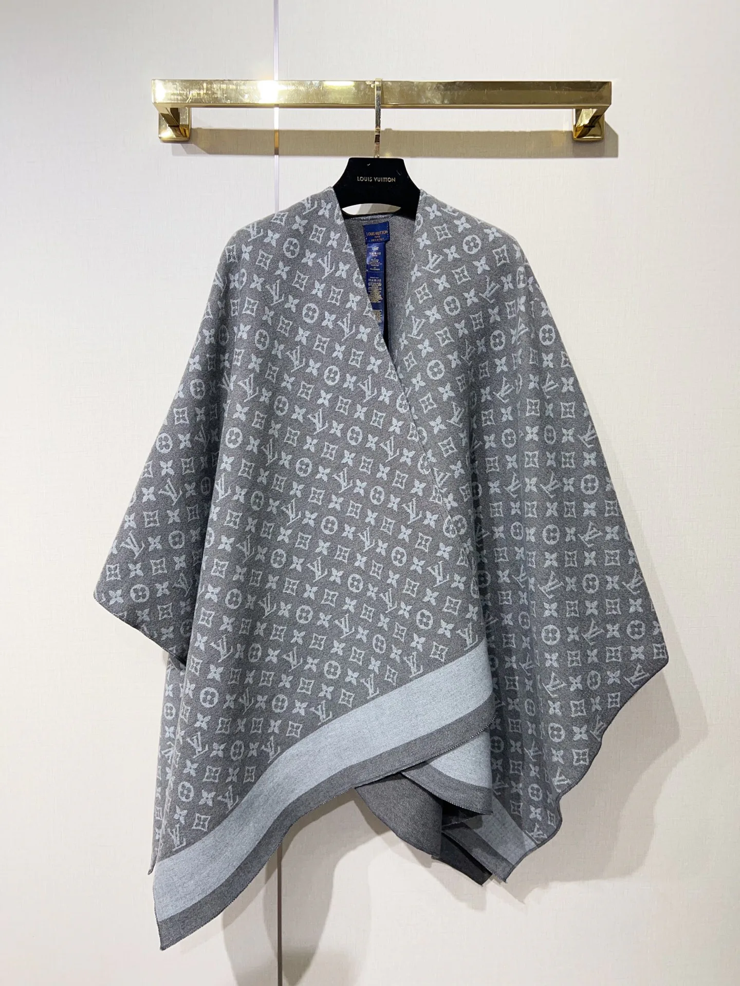 Пальто Женские Louis Vuitton 18413326