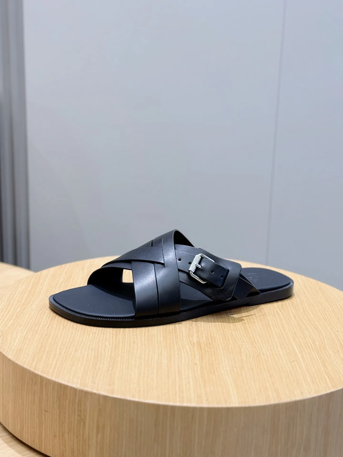 Сандалии Мужские Christian Louboutin 13164642