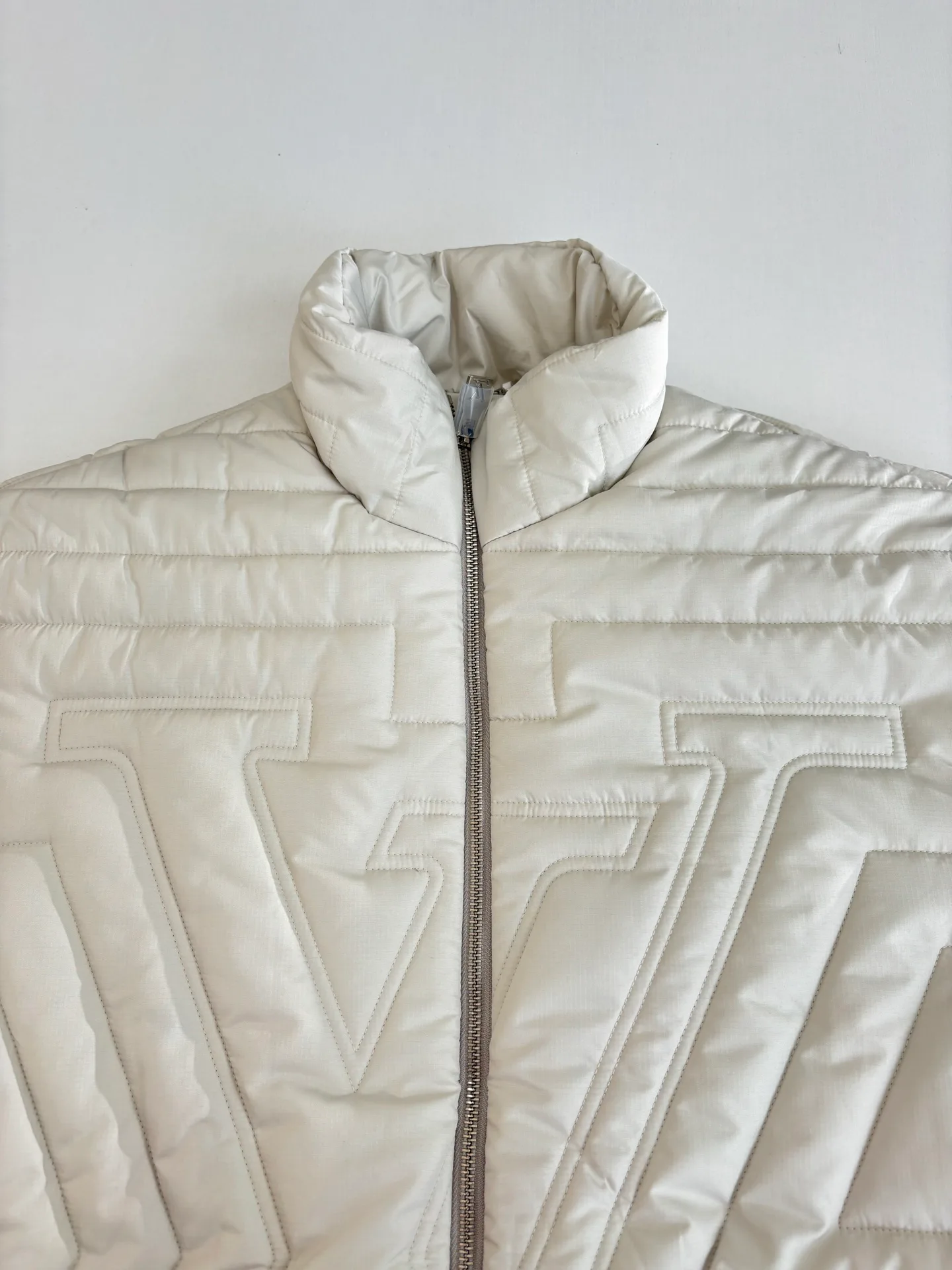 Куртки И Пуховики Женские Louis Vuitton 550304