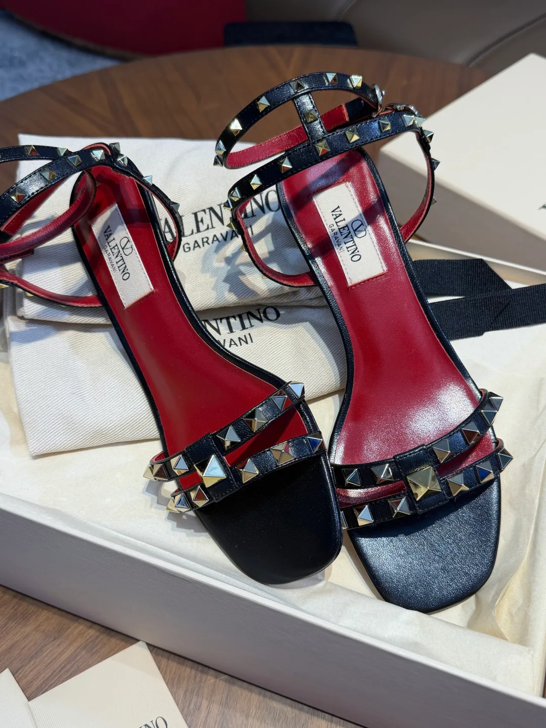 Босоножки Женские Valentino 19306989