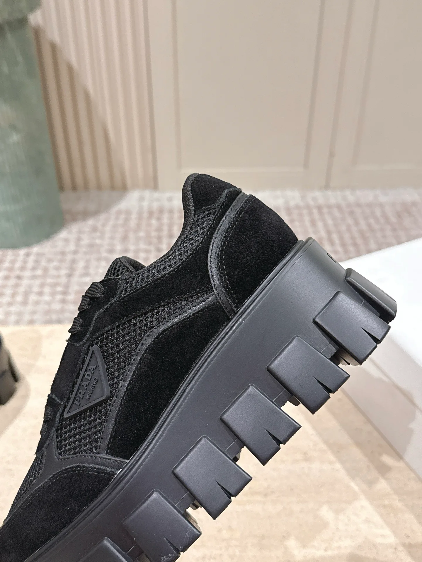 Кроссовки Женские Prada 18142659